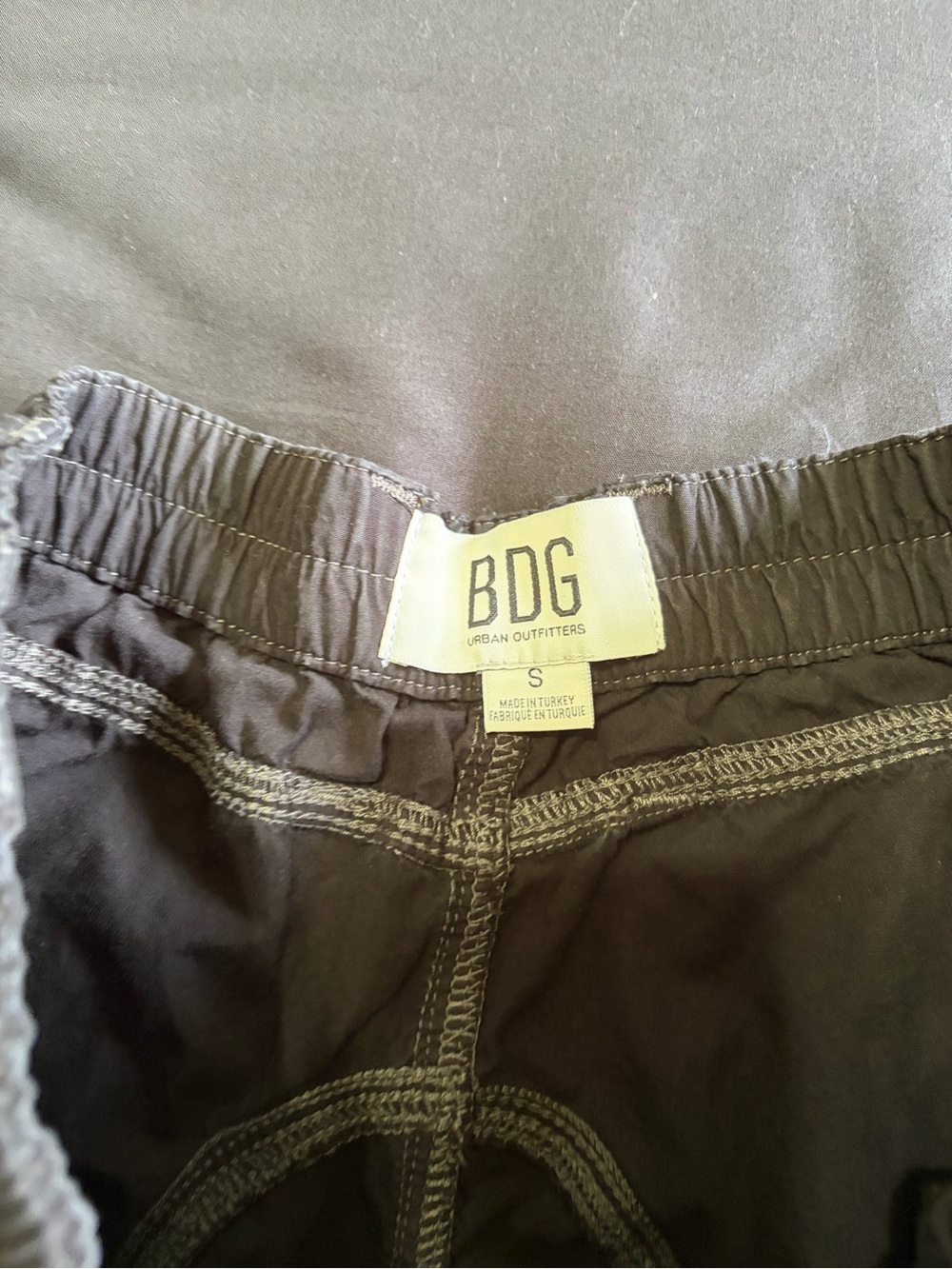 Urban Outfitters BDG black low rise baggy cargo pants w/multiple pockets. Size S - Picture 7 of 7